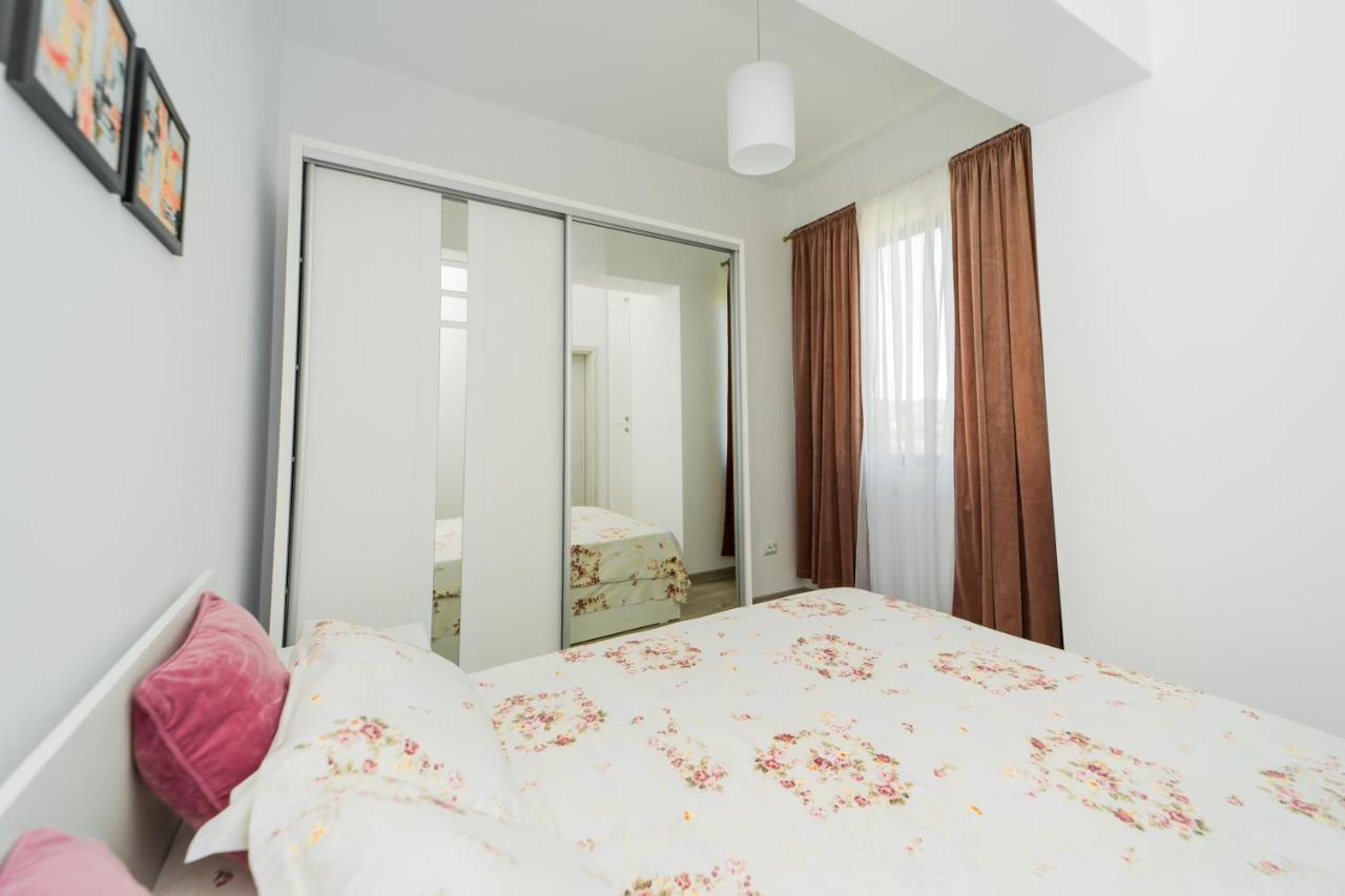 Panorama View Apartment 2Km To Palas Iasi Exterior photo