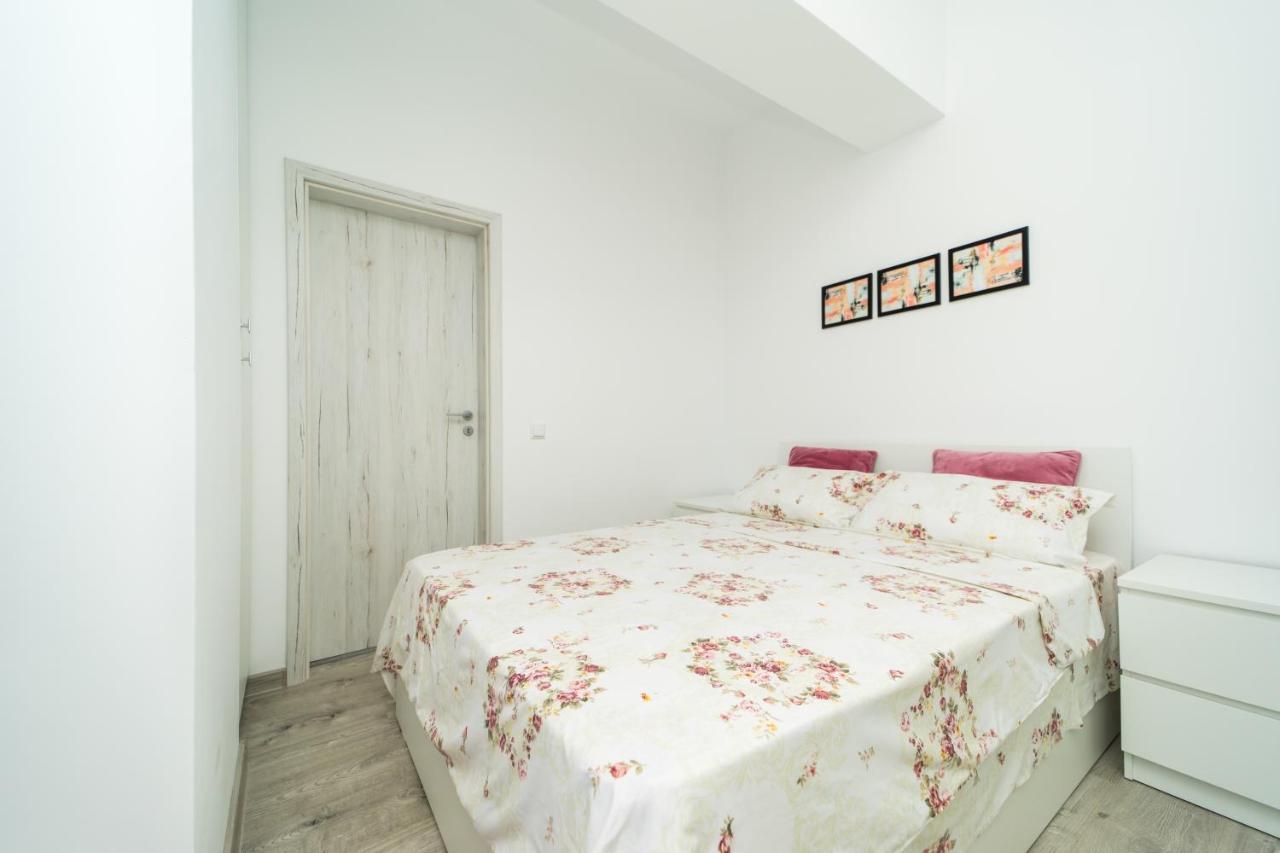 Panorama View Apartment 2Km To Palas Iasi Exterior photo