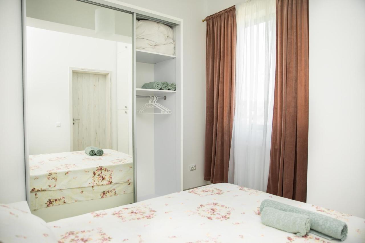 Panorama View Apartment 2Km To Palas Iasi Exterior photo